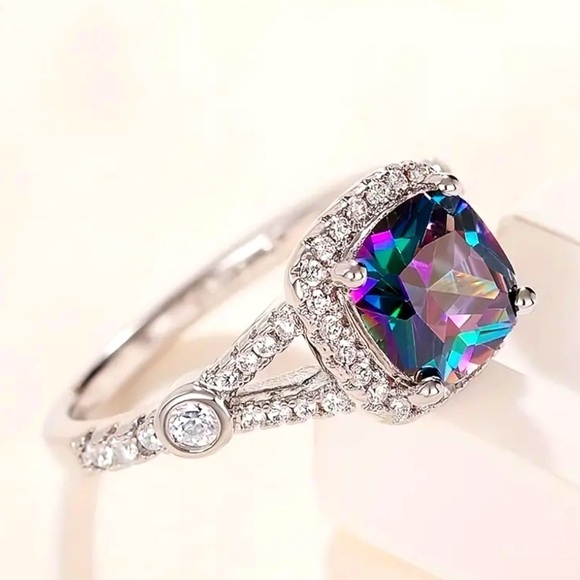 Square Gemstone Vintage Ring - Picture 5 of 6